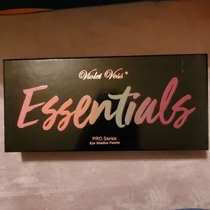 Violet Voss Essentials Eyeshadow Palette